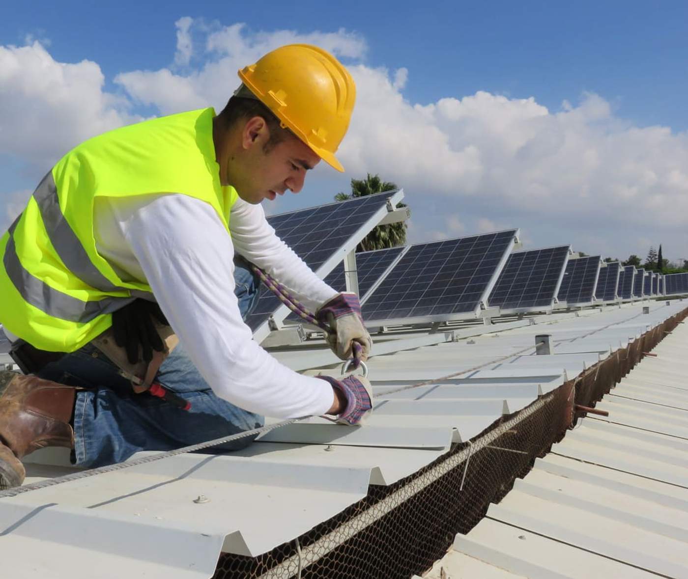 Installing solar panels on sustainable constructions